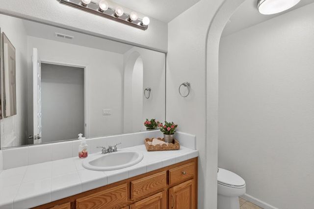 10250 Canadeo Cir, Elk Grove, CA 95757