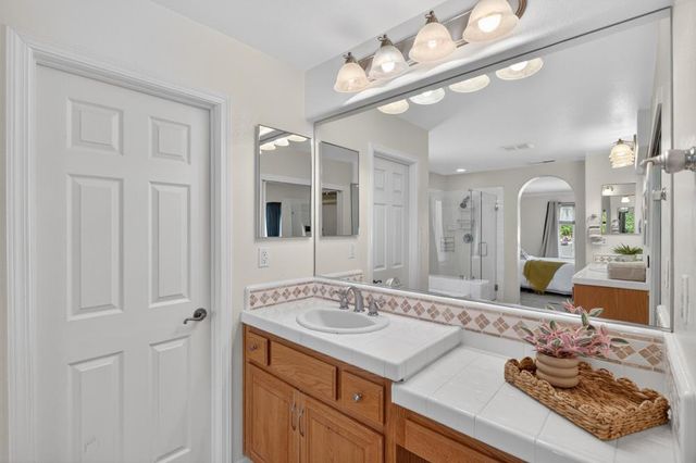10250 Canadeo Cir, Elk Grove, CA 95757