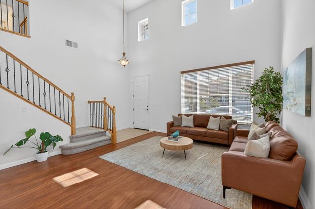 10250 Canadeo Cir, Elk Grove, CA 95757