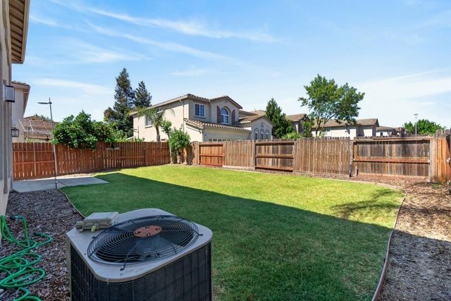 10250 Canadeo Cir, Elk Grove, CA 95757