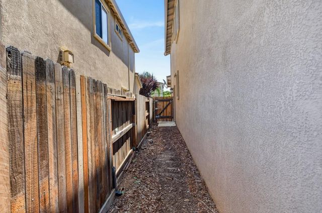 10250 Canadeo Cir, Elk Grove, CA 95757
