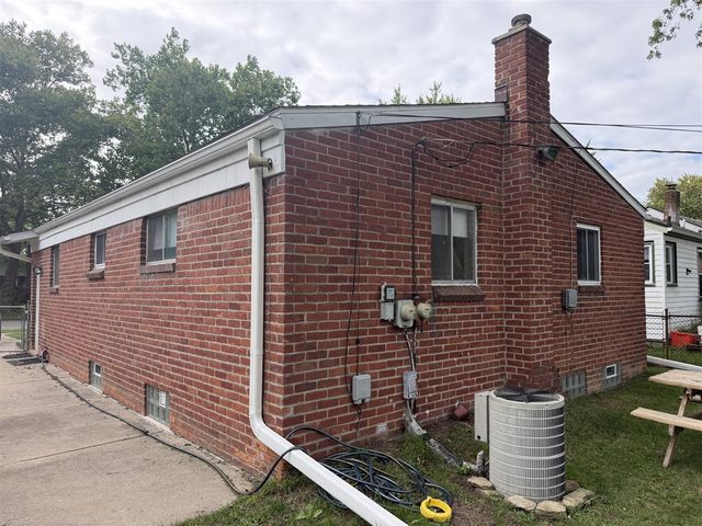 19662 Saint Francis, Livonia, MI 48152