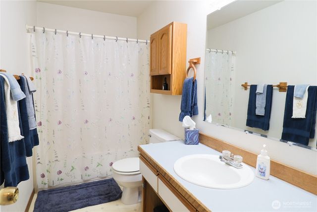 1088 Colchester Drive, Port Orchard, WA 98366