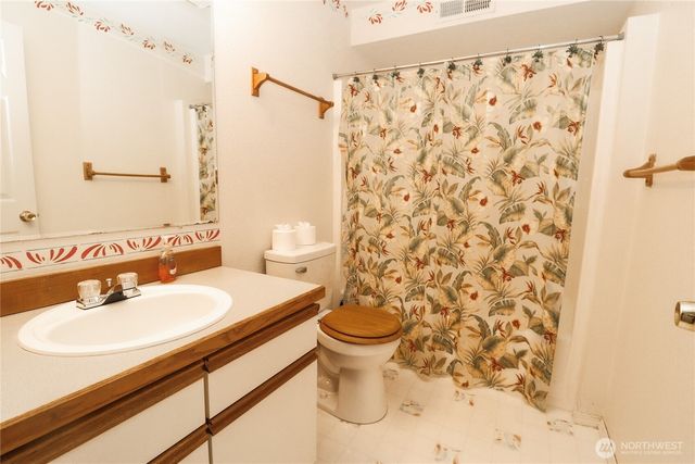 1088 Colchester Drive, Port Orchard, WA 98366