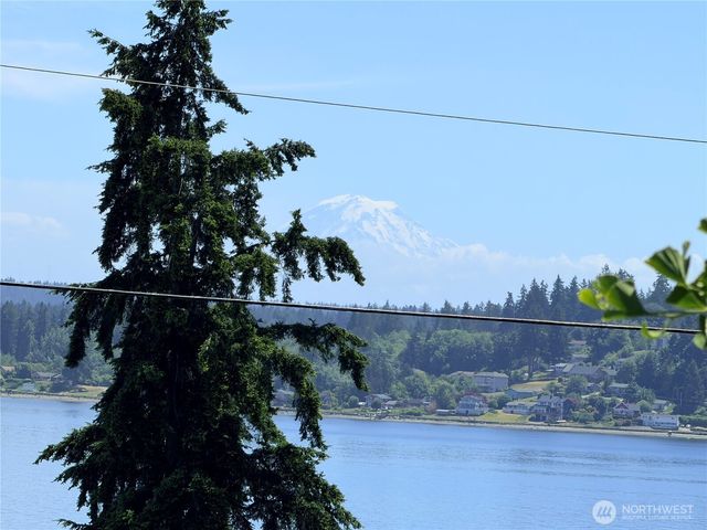 1088 Colchester Drive, Port Orchard, WA 98366
