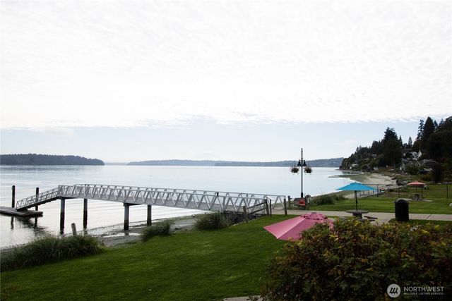 1088 Colchester Drive, Port Orchard, WA 98366