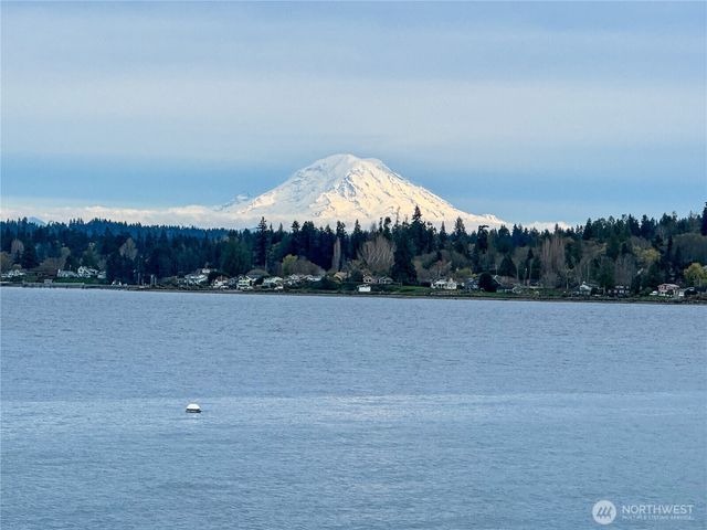 1088 Colchester Drive, Port Orchard, WA 98366