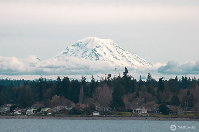 1088 Colchester Drive, Port Orchard, WA 98366