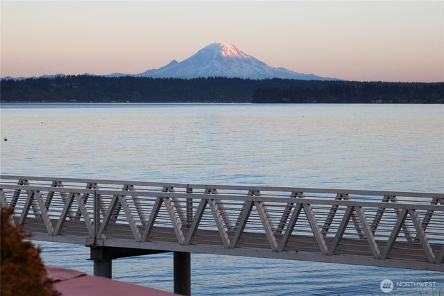 1088 Colchester Drive, Port Orchard, WA 98366
