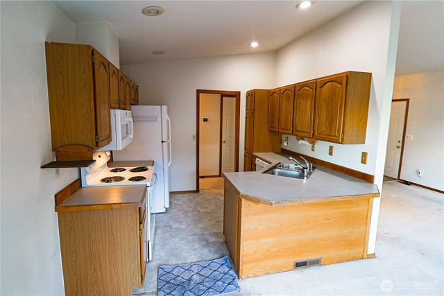 1088 Colchester Drive, Port Orchard, WA 98366
