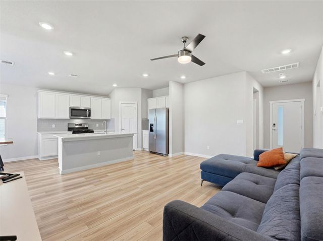 1024 Tipton ST, Georgetown, TX 78633