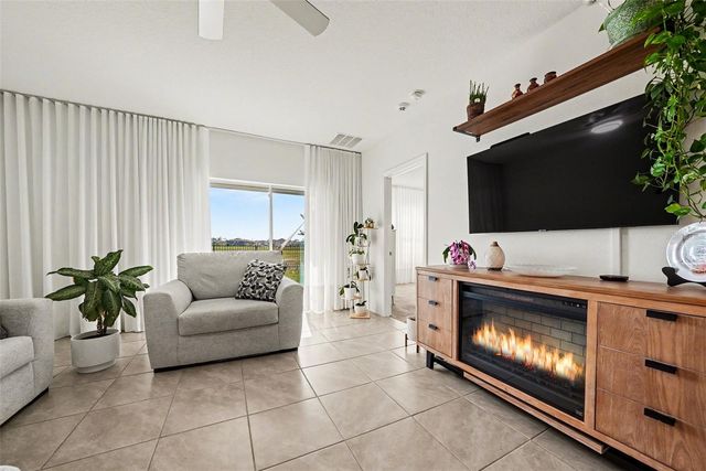 6298 WANDERING WILLOW DRIVE, Wesley Chapel, FL 33545