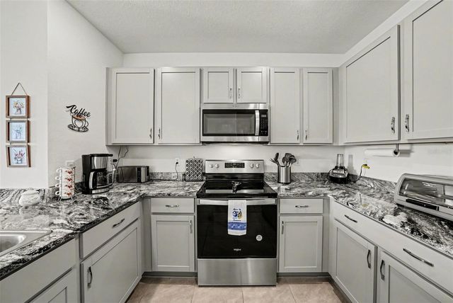 6298 WANDERING WILLOW DRIVE, Wesley Chapel, FL 33545