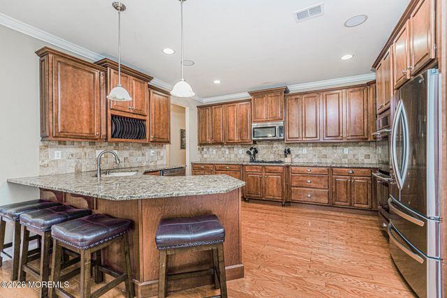 15 Cornwallis Court, Manalapan, NJ 07726