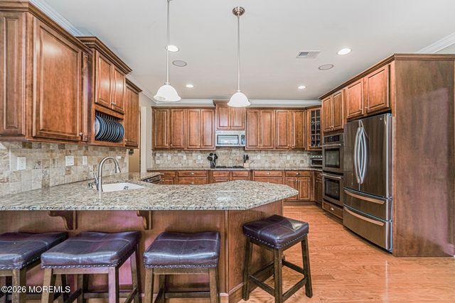 15 Cornwallis Court, Manalapan, NJ 07726