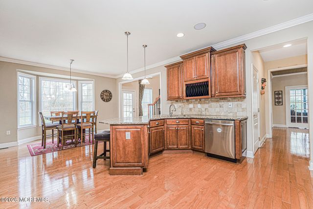 15 Cornwallis Court, Manalapan, NJ 07726