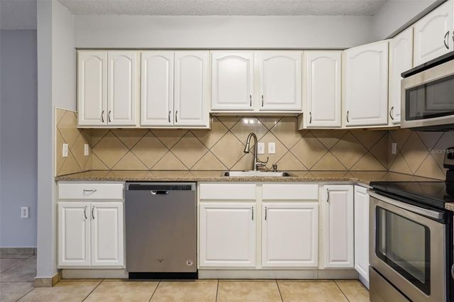 2720 S SUNRISE COURT 2, Orlando, FL 32806