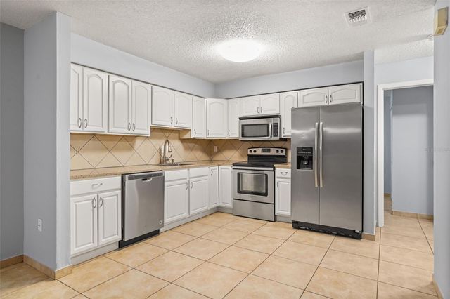 2720 S SUNRISE COURT 2, Orlando, FL 32806