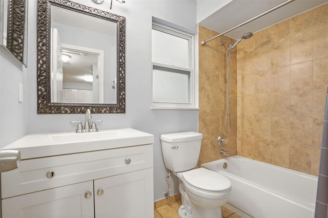 2720 S SUNRISE COURT 2, Orlando, FL 32806