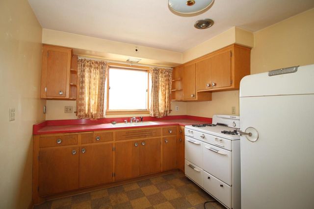 8403 W Keefe AVENUE, Milwaukee, WI 53222