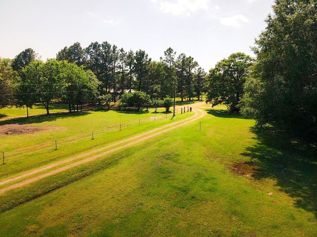 1085 Private Road 5860, Yantis, TX 75497