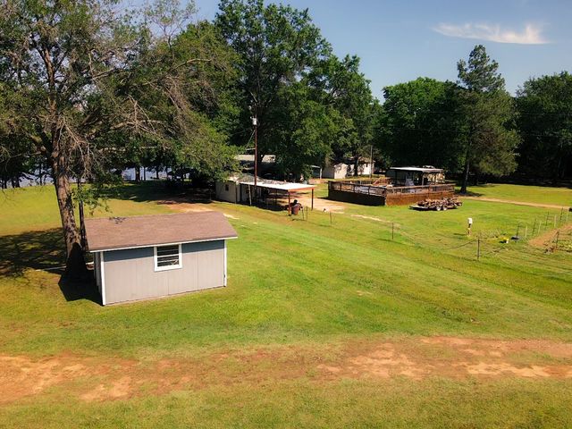 1085 Private Road 5860, Yantis, TX 75497