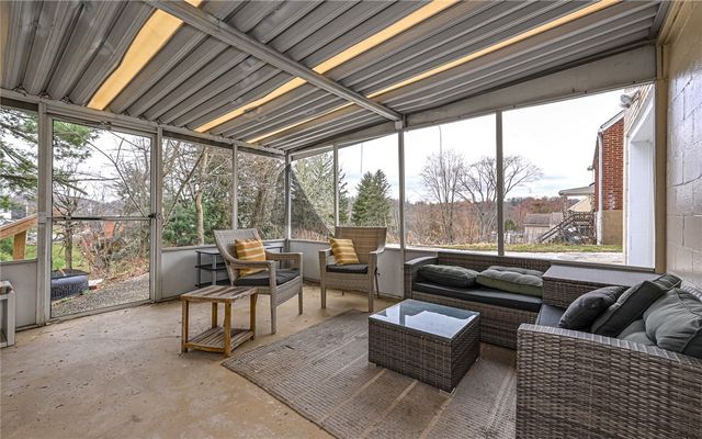 107 Hoffman St, Shaler, PA 15116