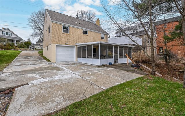 107 Hoffman St, Shaler, PA 15116