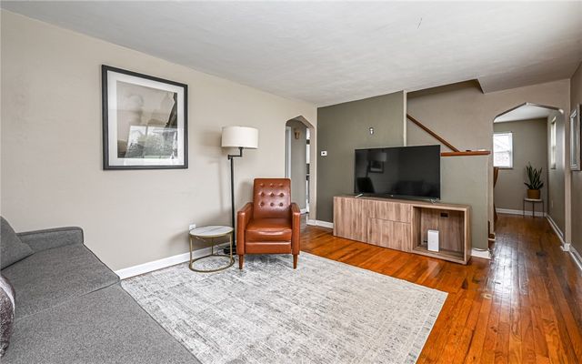 107 Hoffman St, Shaler, PA 15116