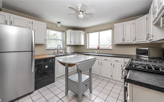 107 Hoffman St, Shaler, PA 15116