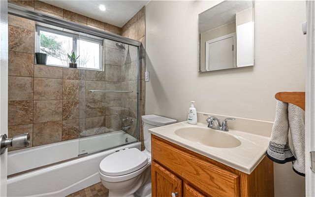 107 Hoffman St, Shaler, PA 15116