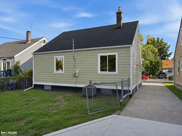 17800 Wexford Street, Roseville, MI 48066
