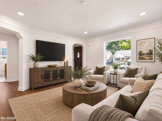 17800 Wexford Street, Roseville, MI 48066