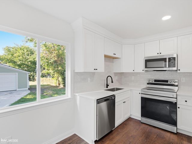 17800 Wexford Street, Roseville, MI 48066