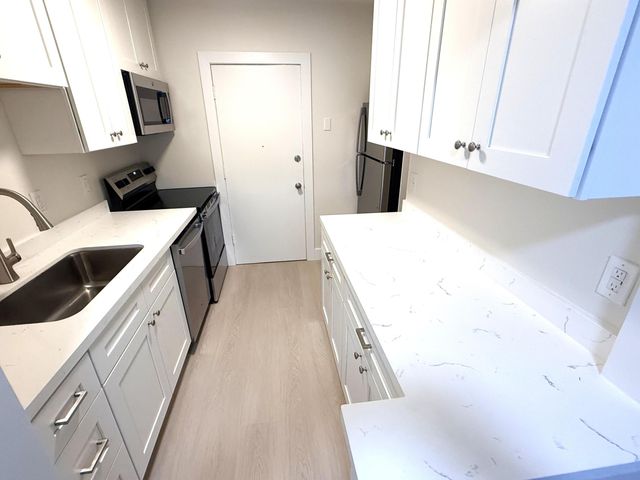 2220 NE 68 Street 1007, Fort Lauderdale, FL 33308