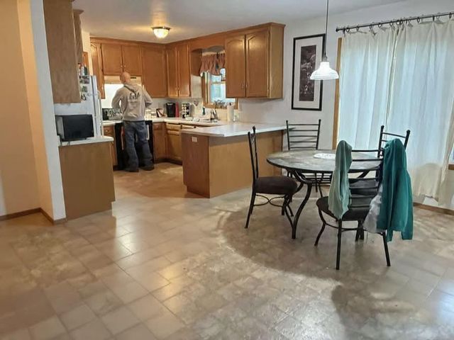 1774 CABINET MAKER COURT, Green Bay, WI 54303