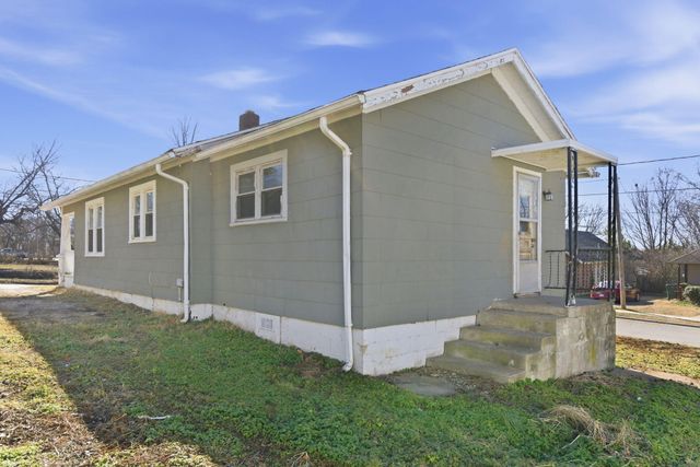 1335 W Elm Street, Springfield, MO 65806