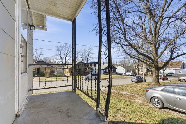 1335 W Elm Street, Springfield, MO 65806