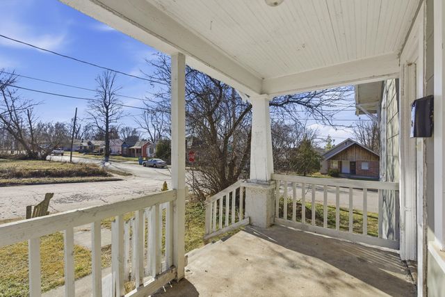 1335 W Elm Street, Springfield, MO 65806