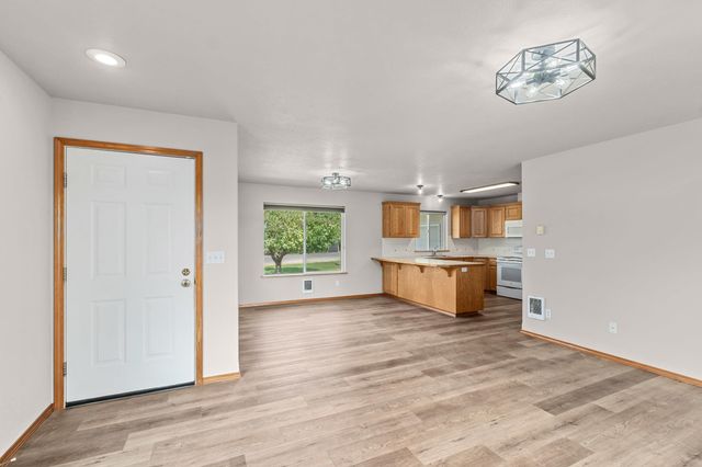 703 S Victoria Ct, Chewelah, WA 99109