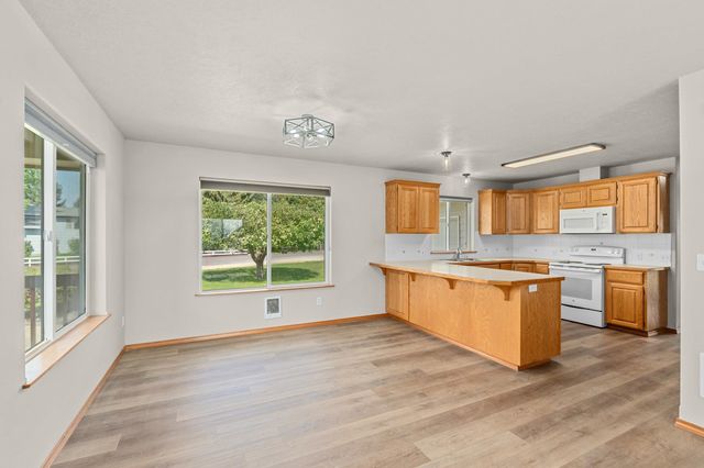 703 S Victoria Ct, Chewelah, WA 99109