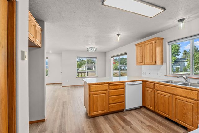 703 S Victoria Ct, Chewelah, WA 99109
