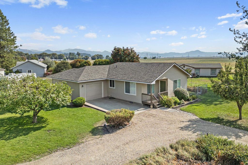 703 S Victoria Ct, Chewelah, WA 99109