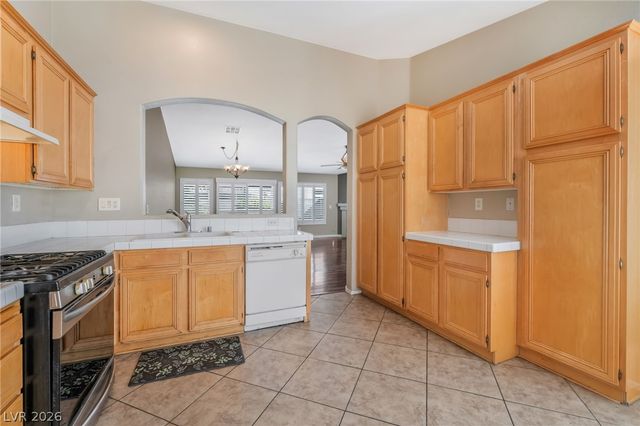 1811 Night Shadow Avenue, North Las Vegas, NV 89031