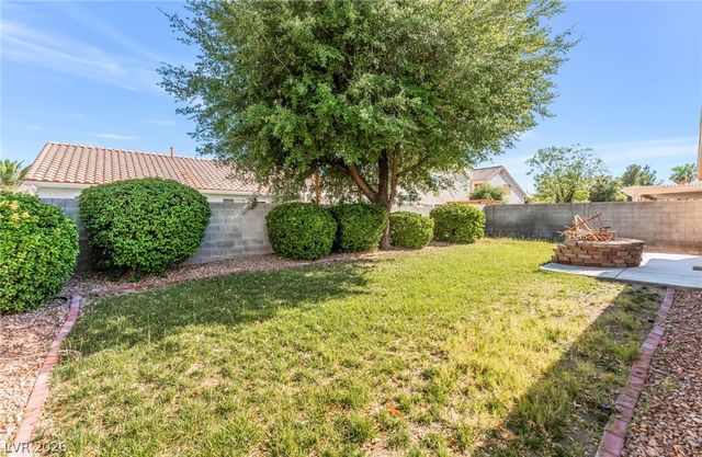1811 Night Shadow Avenue, North Las Vegas, NV 89031