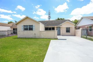 3410 NW 203rd St, Miami Gardens, FL 33056