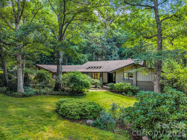 115 Woodhaven Drive, Hendersonville, NC 28739