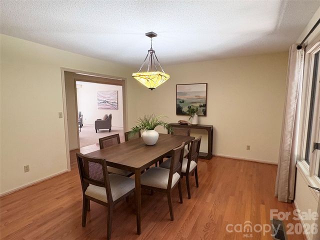 115 Woodhaven Drive, Hendersonville, NC 28739