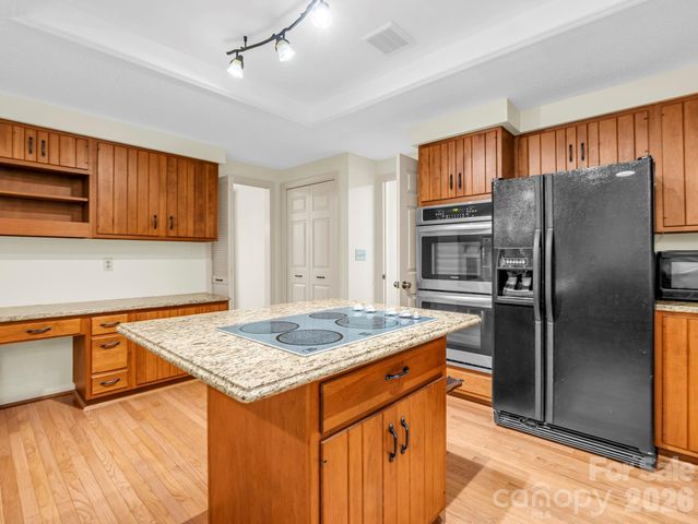 115 Woodhaven Drive, Hendersonville, NC 28739