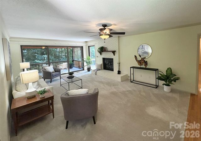 115 Woodhaven Drive, Hendersonville, NC 28739